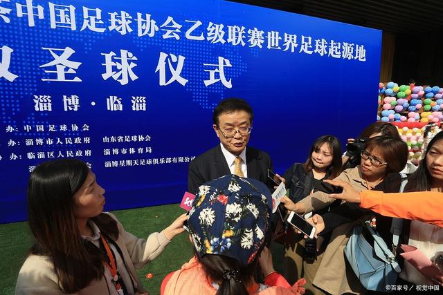 巴萨与桑坦德竞技谈判萨利纳斯转会，双方仍存分歧