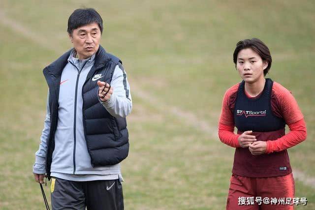 组图：世界杯-英格兰vs民主刚果 西彭加闪袭破门
